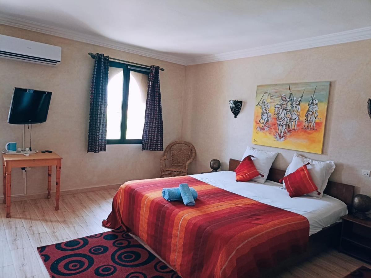 Les Jardins D Amizmiz 6 Piscines Bed & Breakfast Wawizelte Eksteriør bilde
