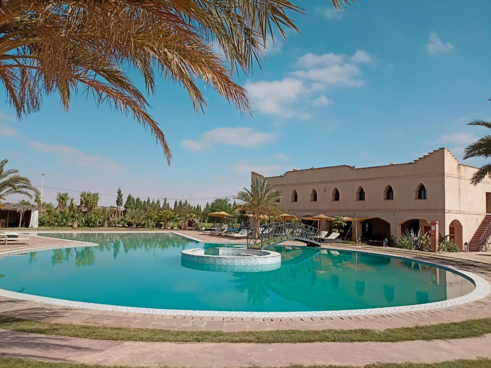 Les Jardins D Amizmiz 6 Piscines Bed & Breakfast Wawizelte Eksteriør bilde