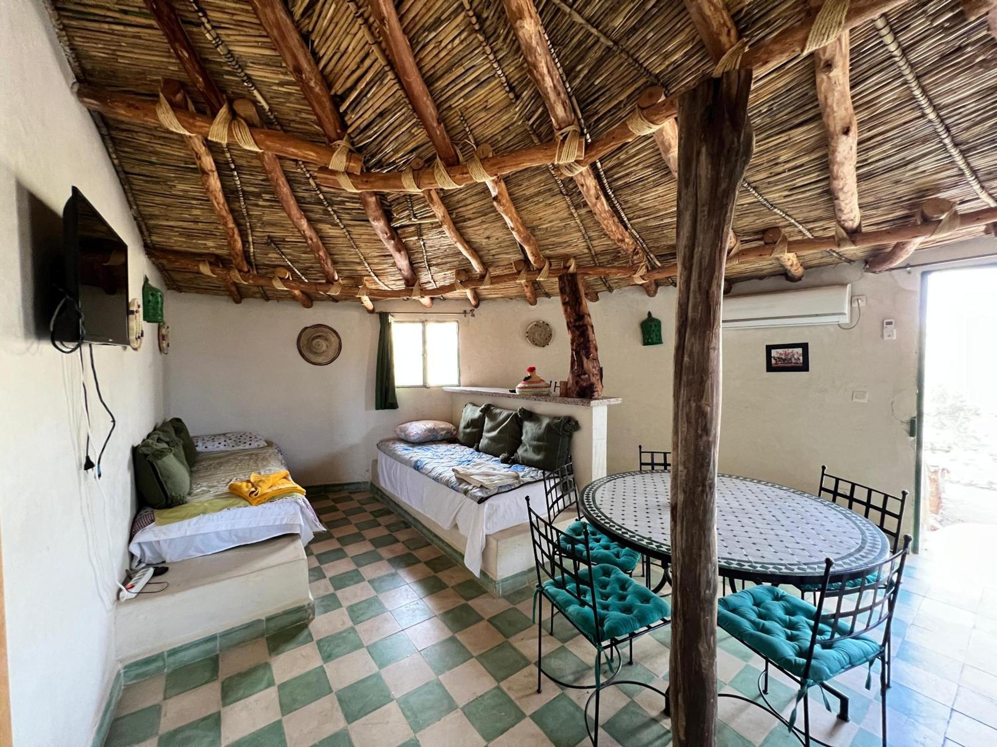 Les Jardins D Amizmiz 6 Piscines Bed & Breakfast Wawizelte Eksteriør bilde