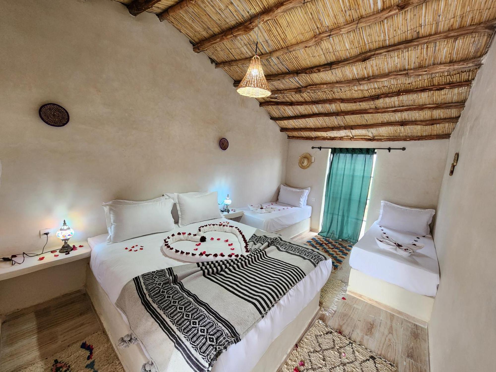 Les Jardins D Amizmiz 6 Piscines Bed & Breakfast Wawizelte Eksteriør bilde