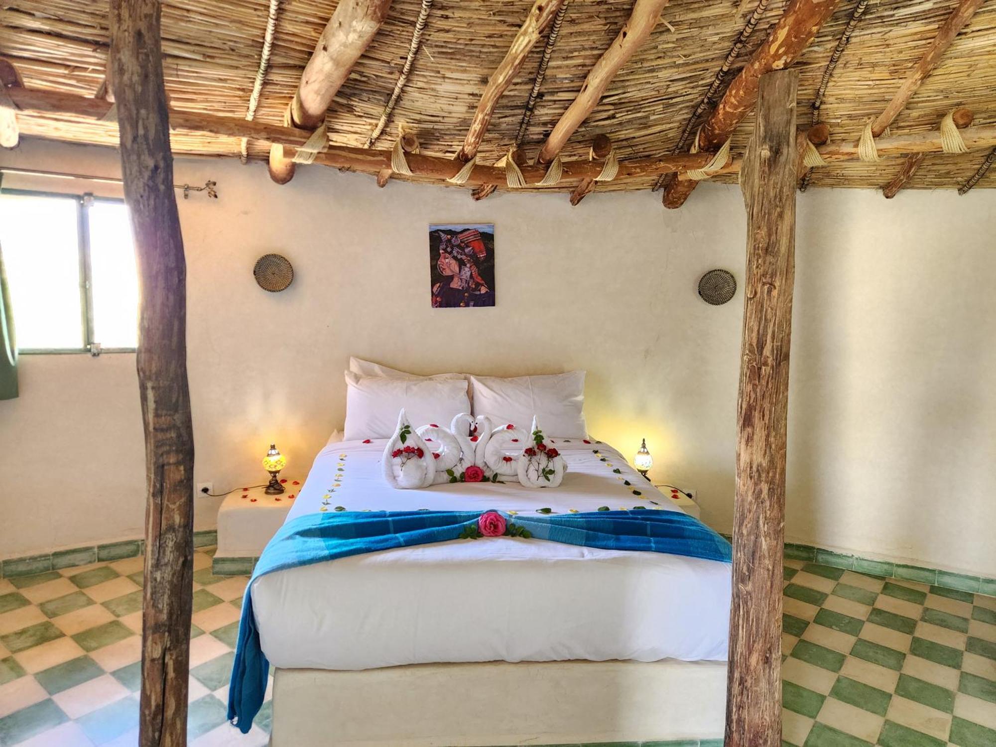 Les Jardins D Amizmiz 6 Piscines Bed & Breakfast Wawizelte Eksteriør bilde