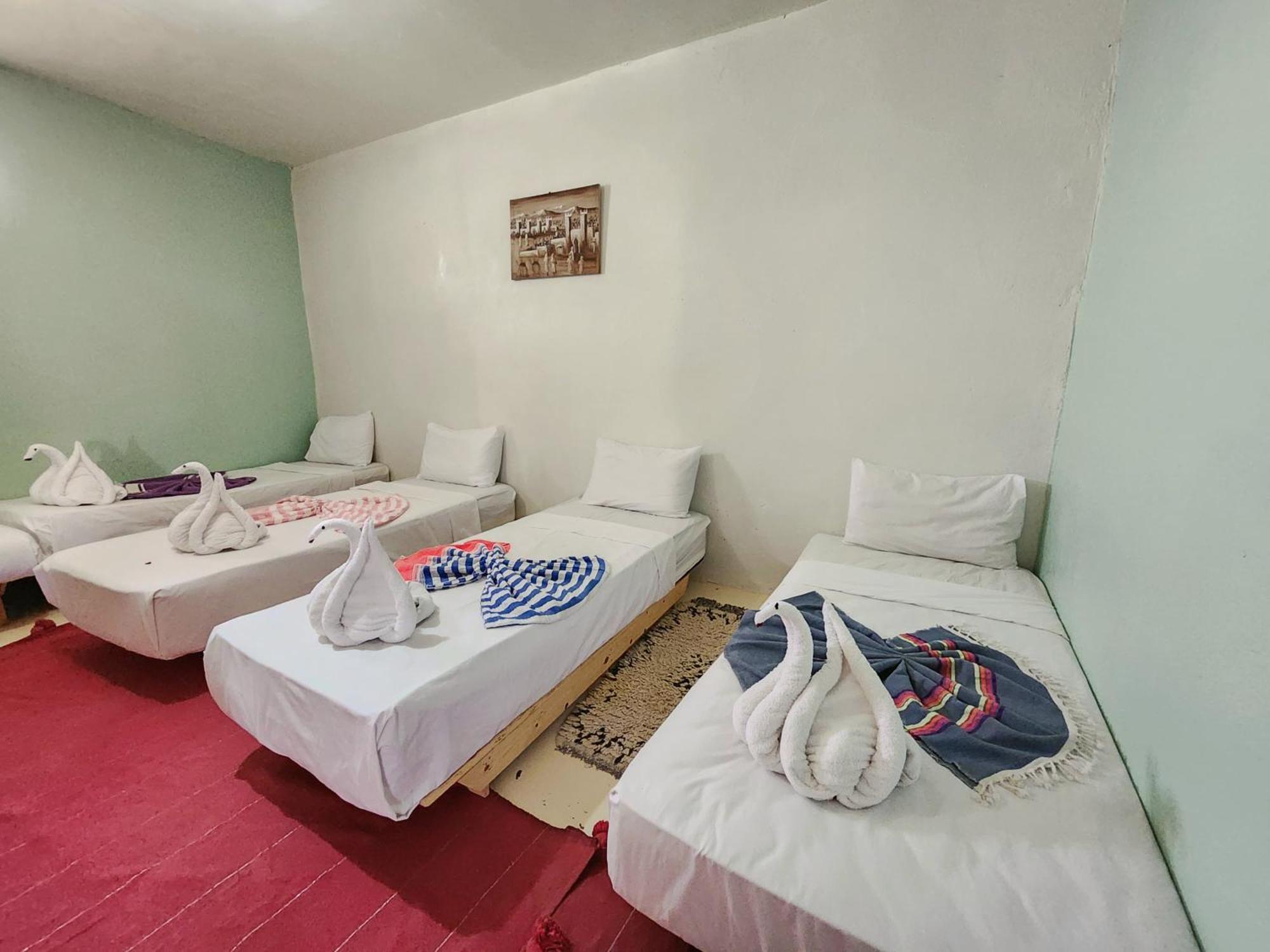 Les Jardins D Amizmiz 6 Piscines Bed & Breakfast Wawizelte Eksteriør bilde